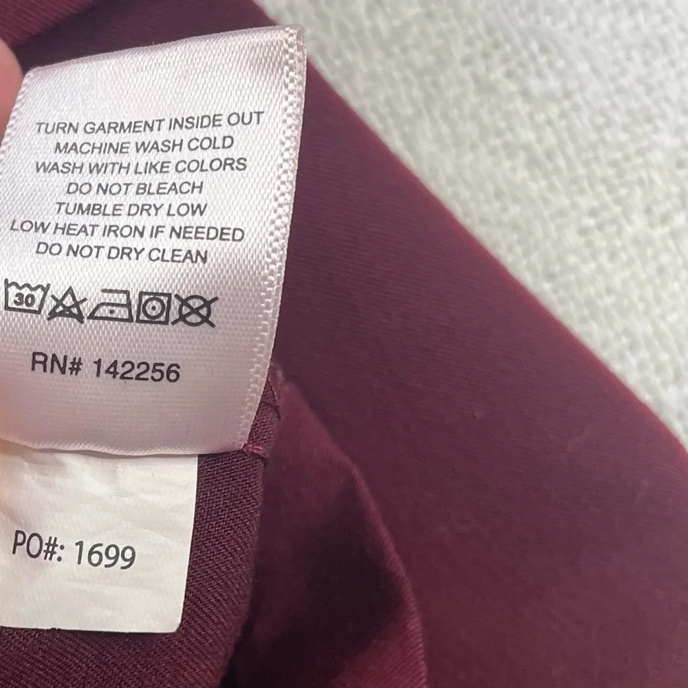 Figs Maroon V-Neck Scrub ~ Size Small‎  Healthcare ~ Medical Staff